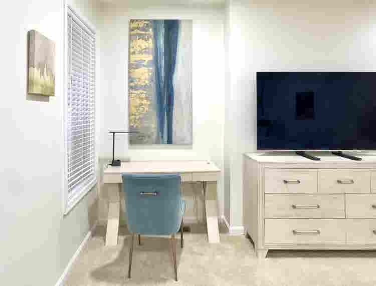 Furnished Primary Room for Rent!