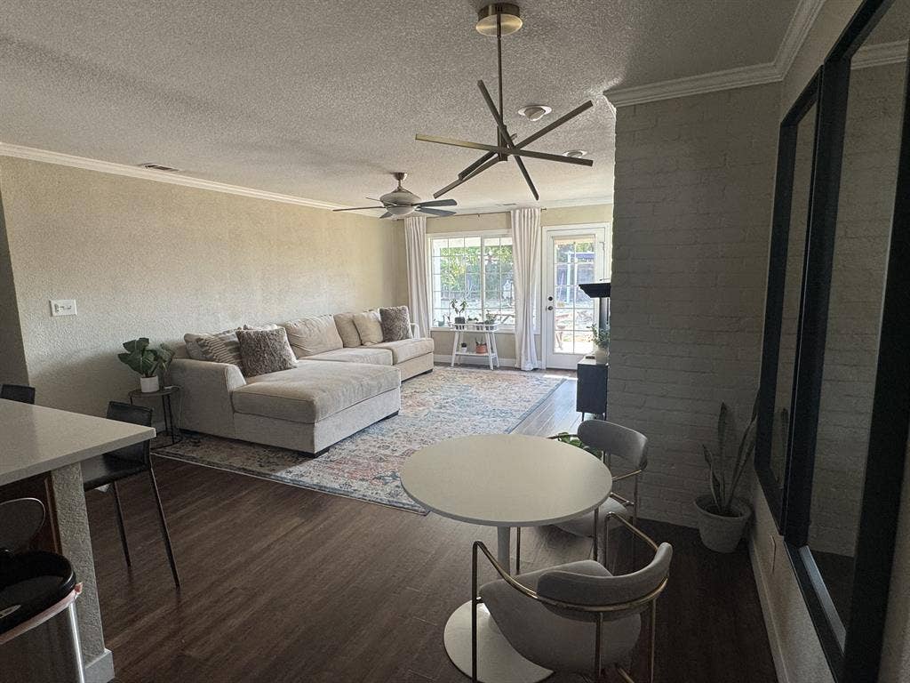 Room for rent in cozy house