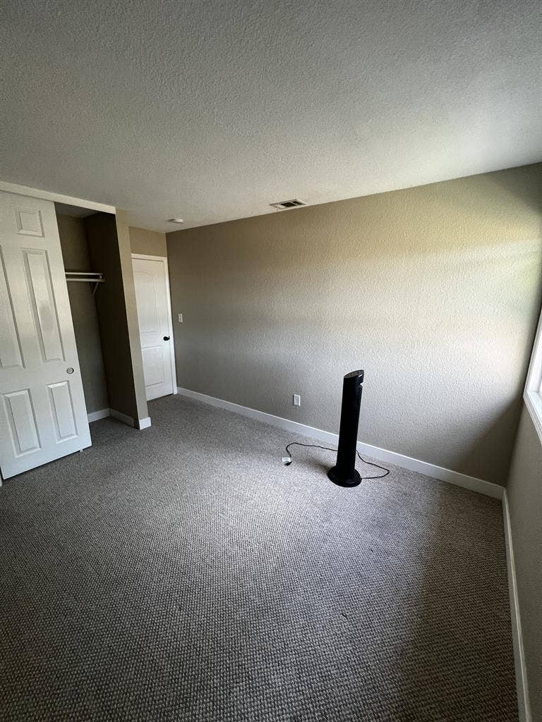 Room for rent in cozy house