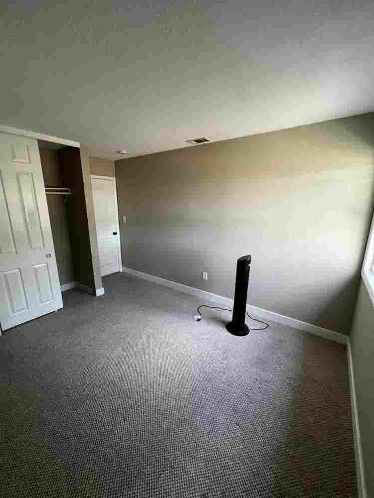 Room for rent in cozy house