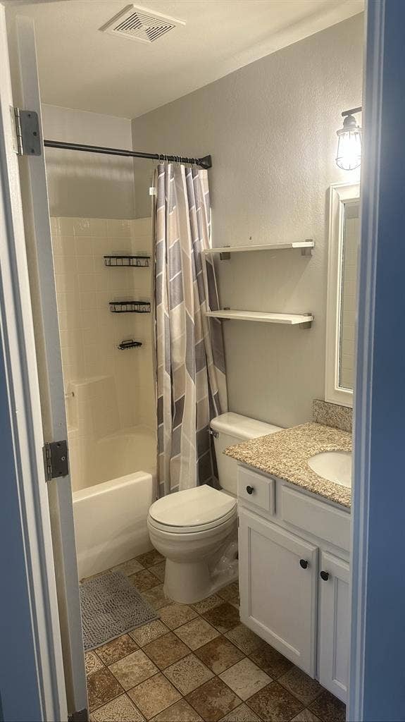 Townhouse room for rent!