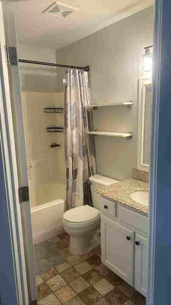 Townhouse room for rent!