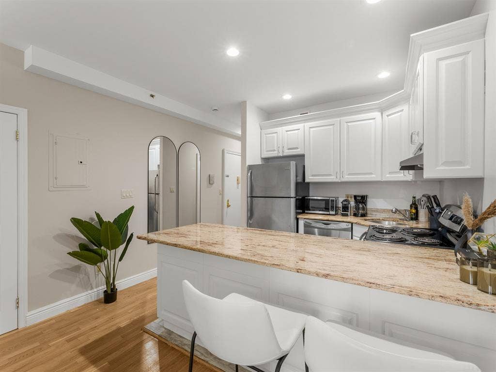 ✨Furnished Sublet Hell's Kitchen✨