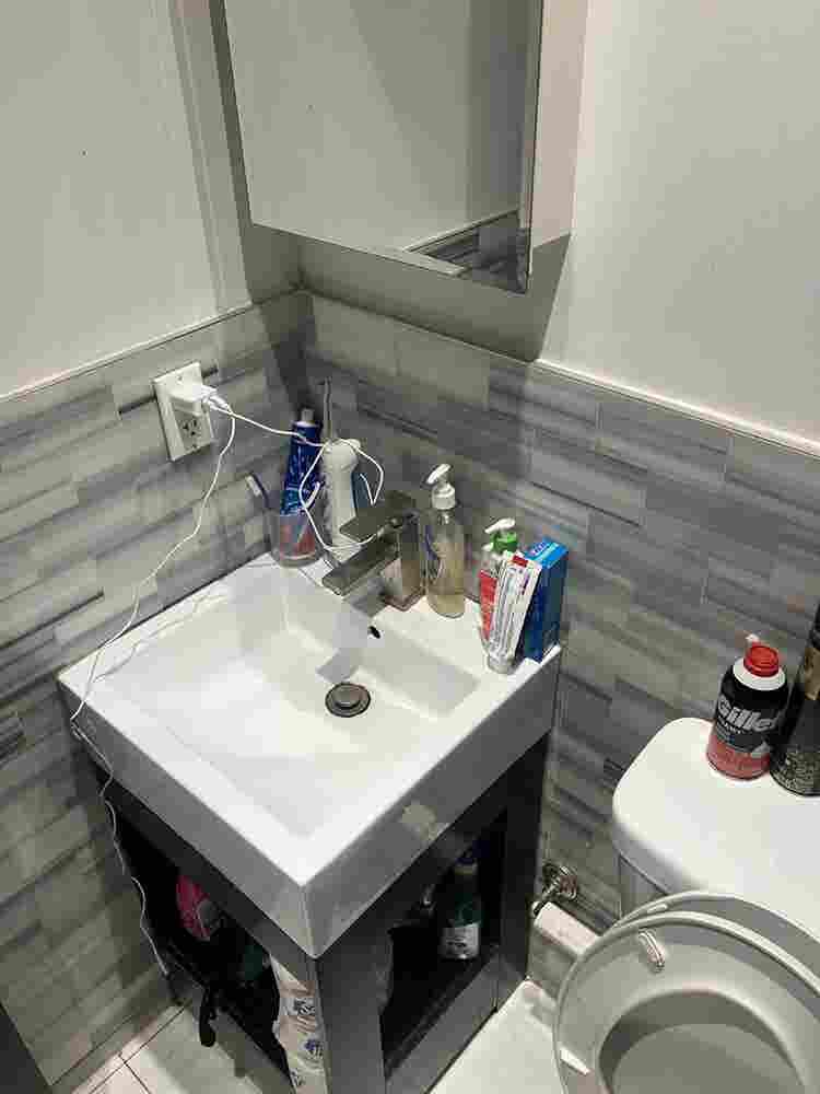 Room in nice apt near Central P W/D