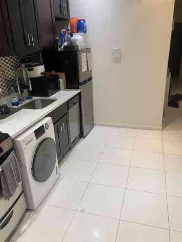 Room in nice apt near Central P W/D