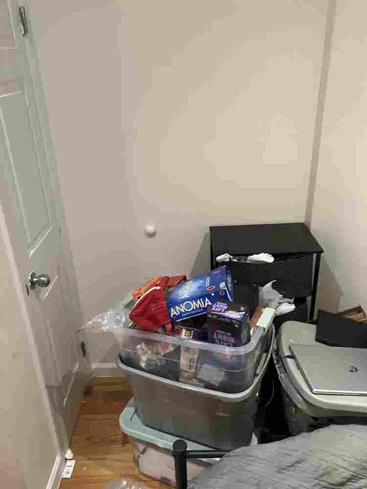 Room in nice apt near Central P W/D