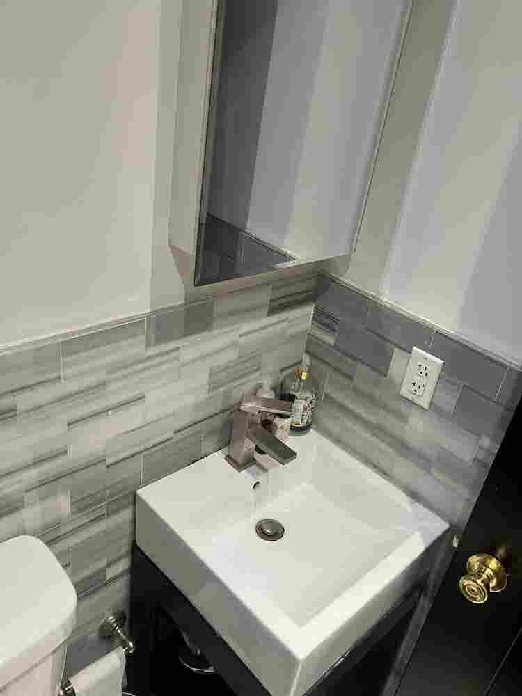 Room in nice apt near Central P W/D