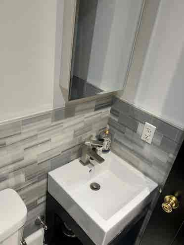 Room in nice apt near Central P W/D