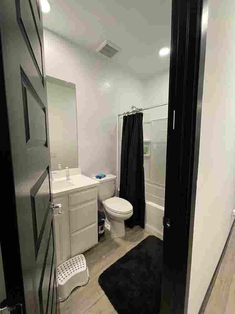 Looking for female renter