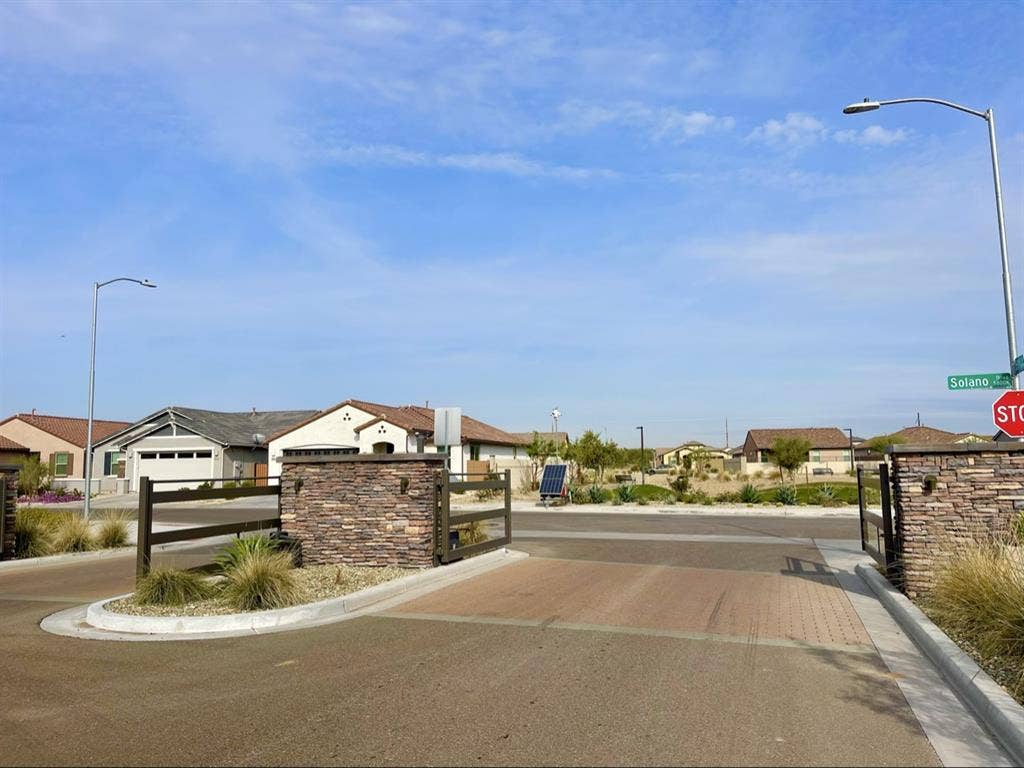 Room for rent/ Female only!