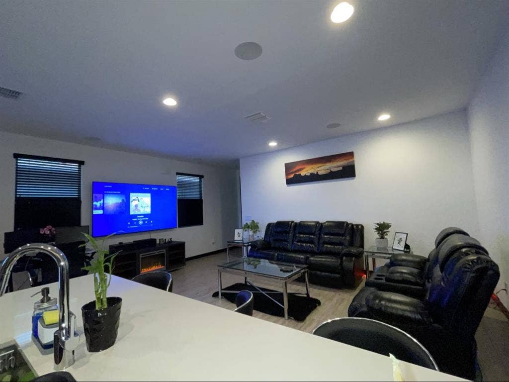 Room for rent/ Female only!