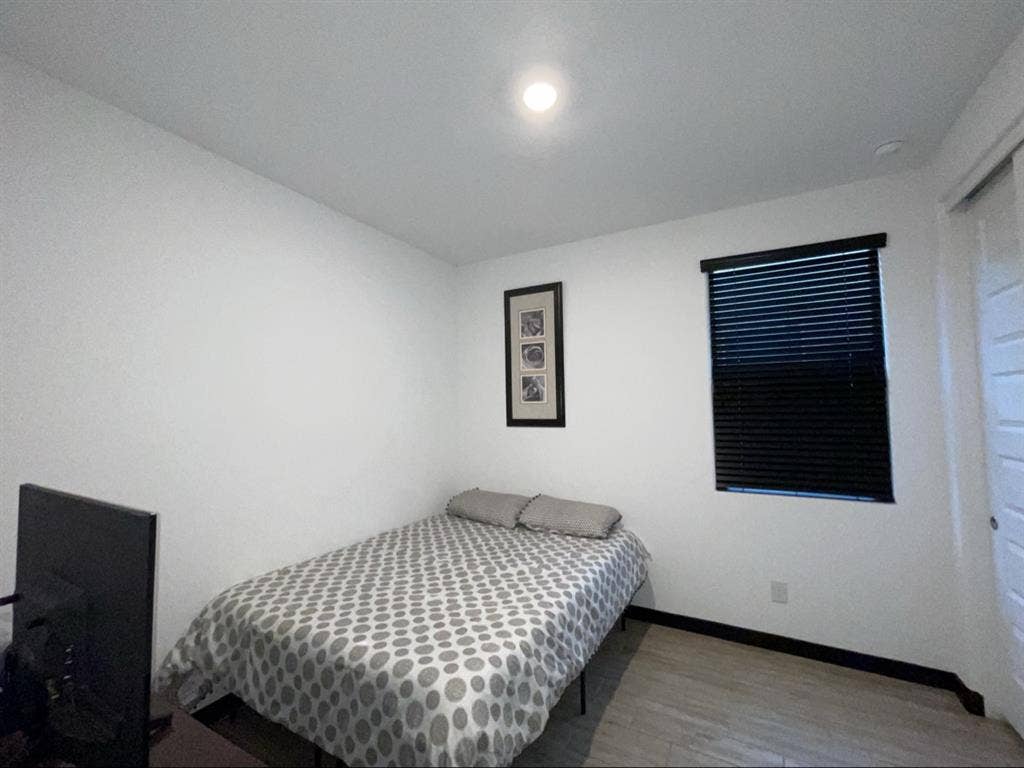 Looking for female renter
