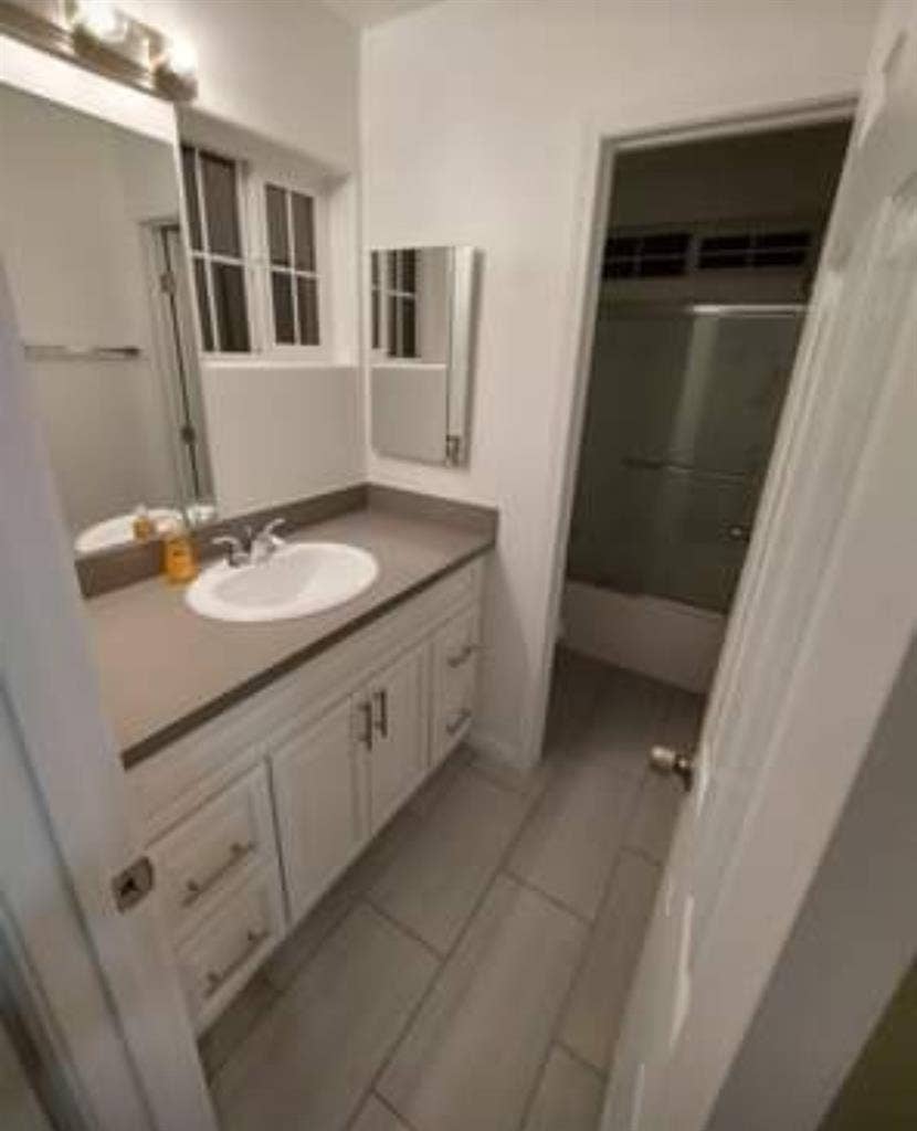 Looking for a responsible roommate