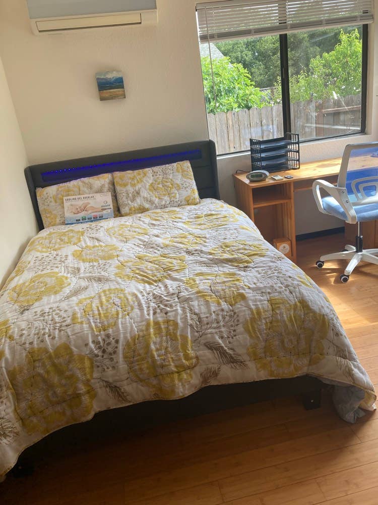 Bedroom + bathroom for one person