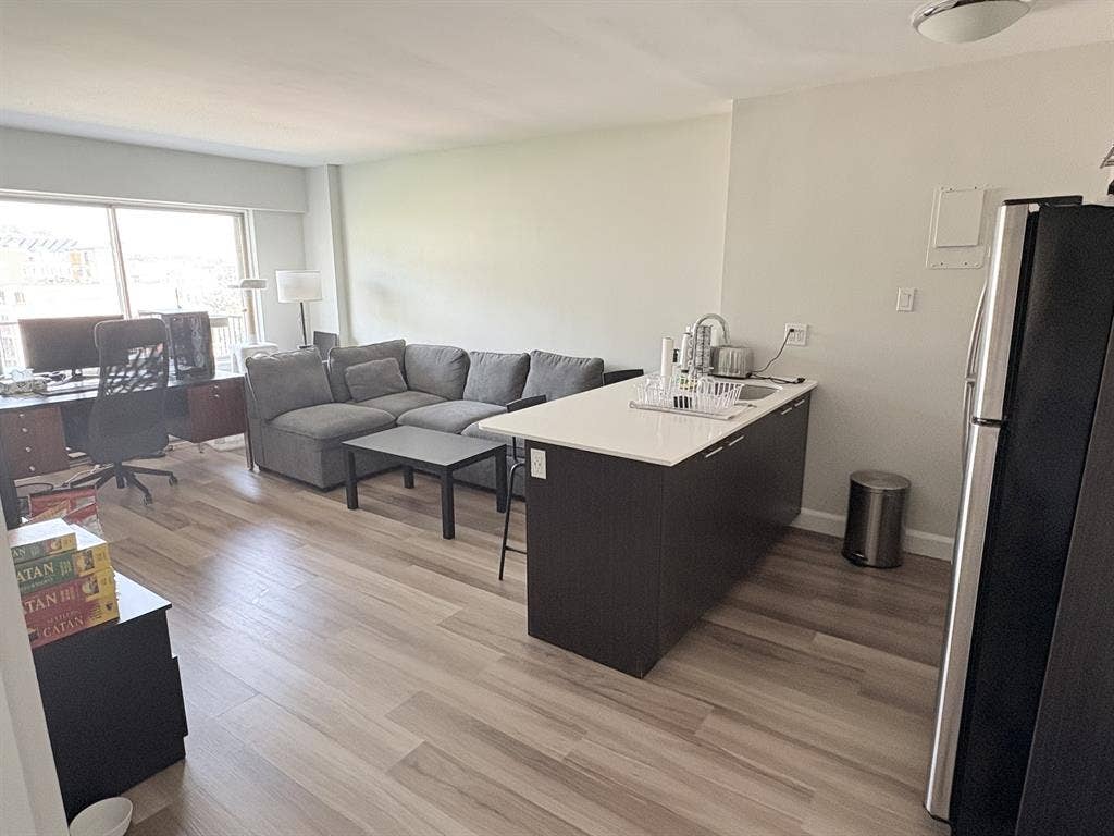 1 Bed Apartment Downtown