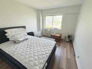 1 Bed Apartment Downtown