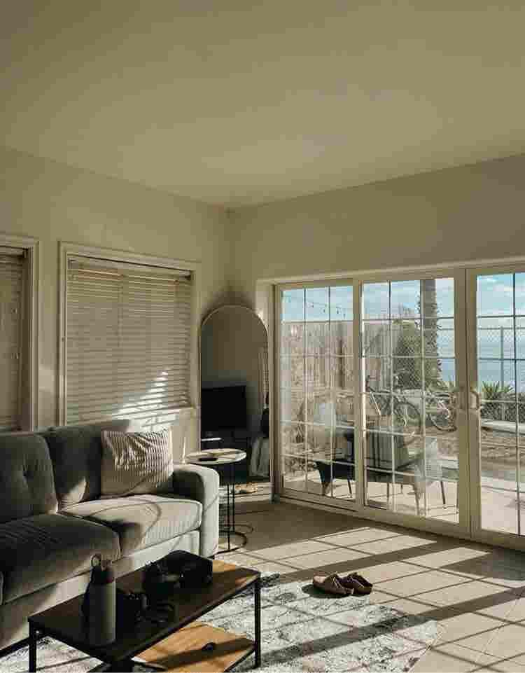 Oceanside room for rent in !