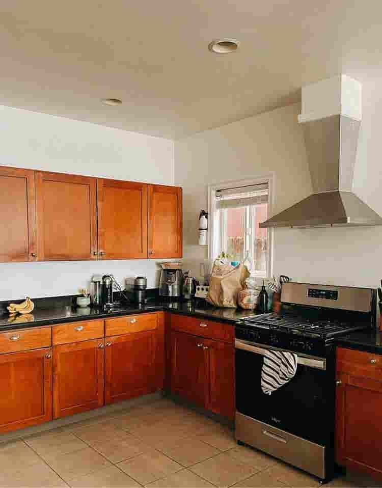 Oceanside room for rent in !