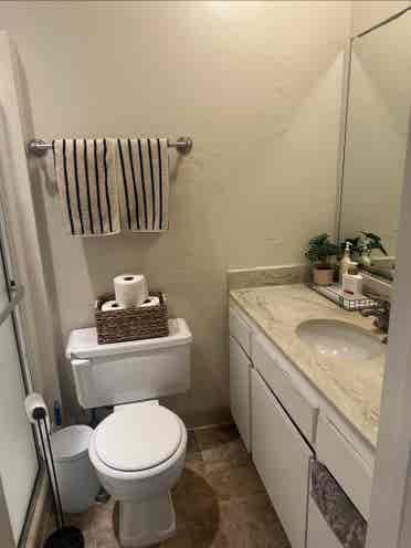 Room for rent August 1