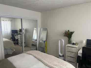 Room for rent August 1