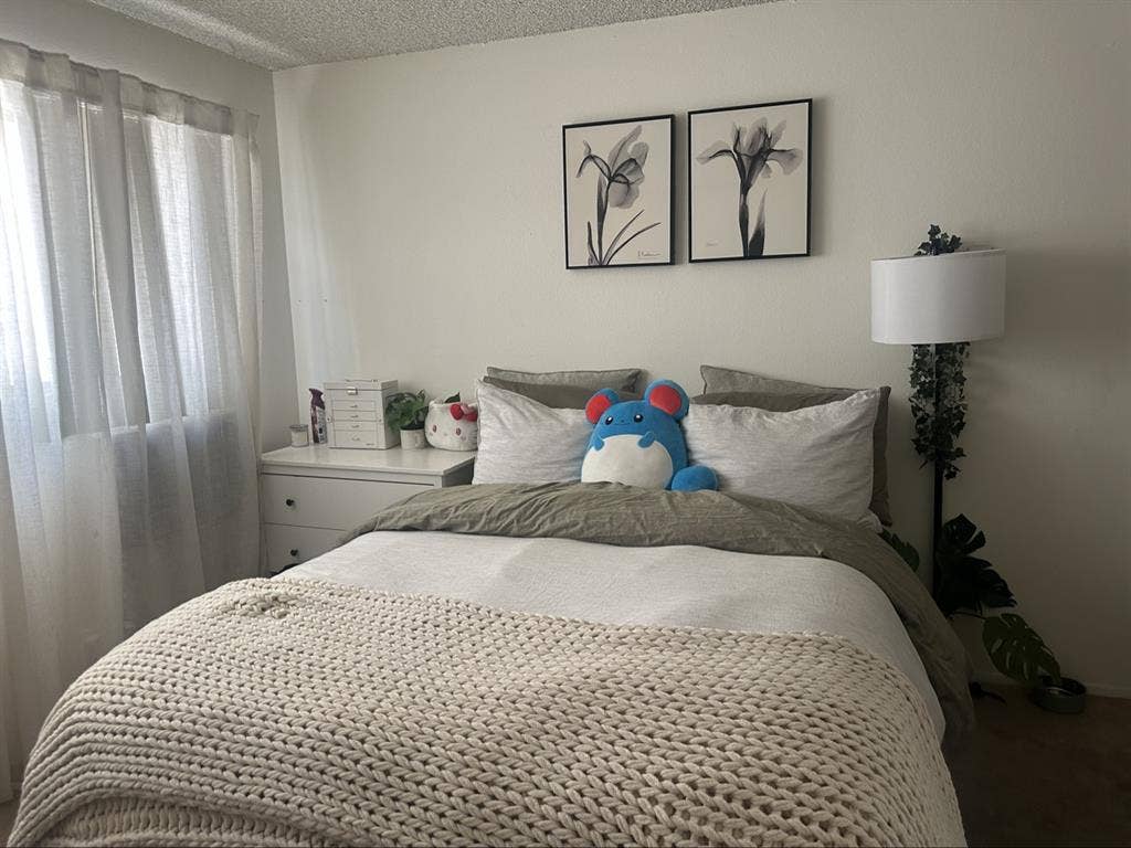 Room for rent August 1