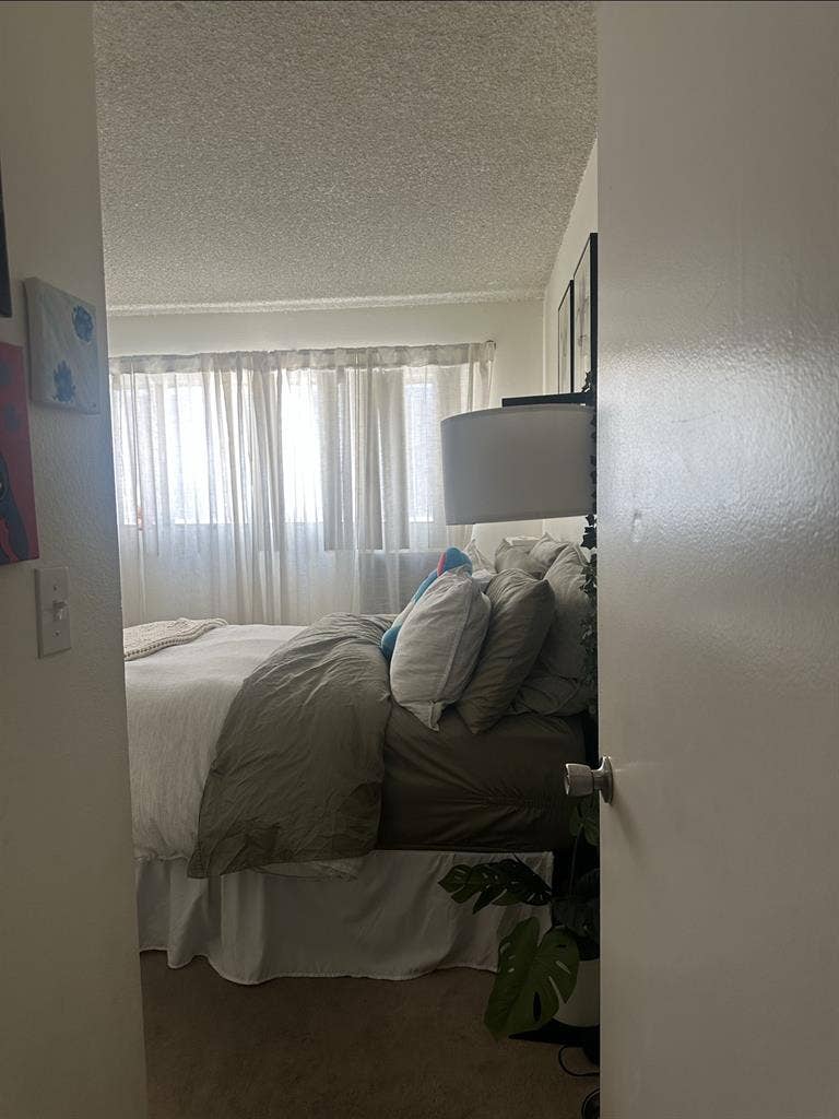 Room for rent August 1