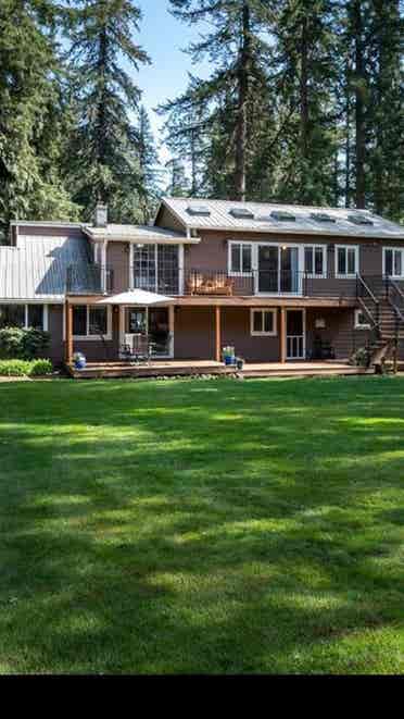 Need 2 roommates  - Riverfront Home