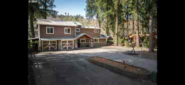 Need 2 roommates  - Riverfront Home