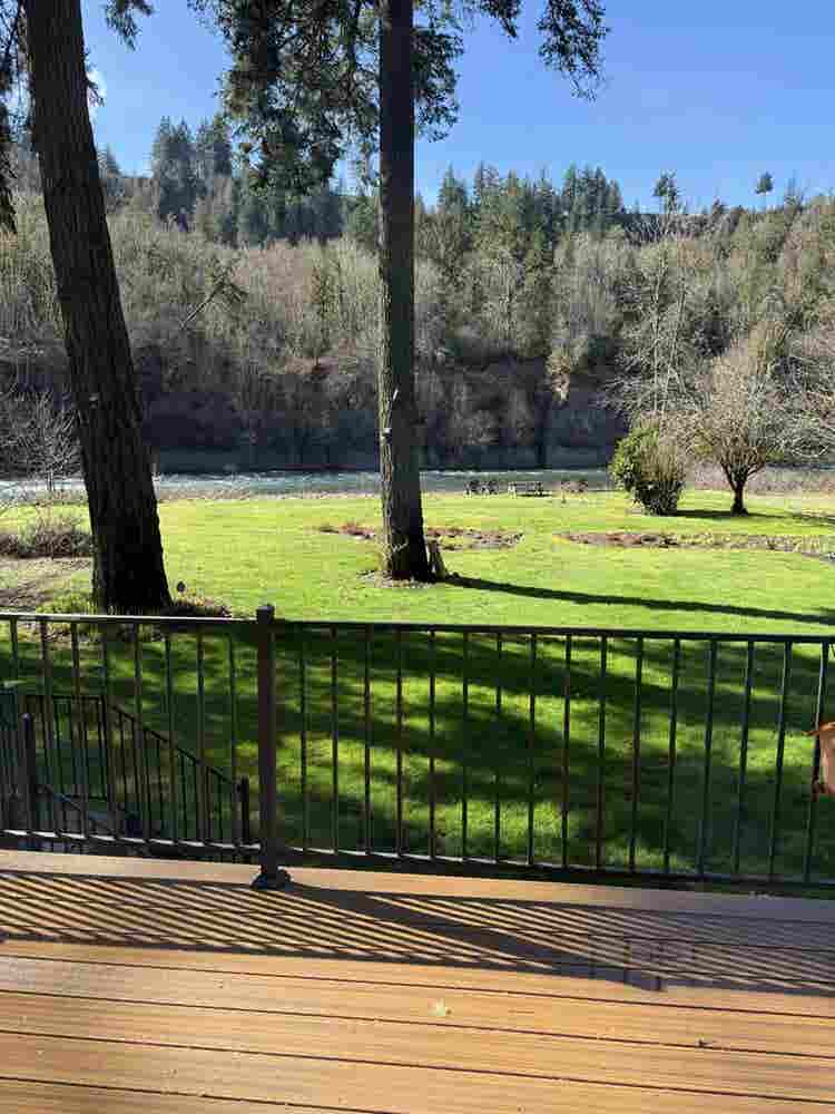 Need 2 roommates  - Riverfront Home