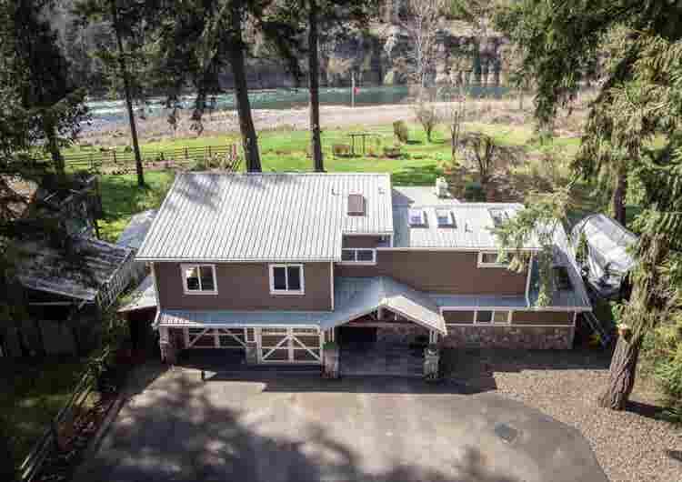 Need 2 roommates  - Riverfront Home