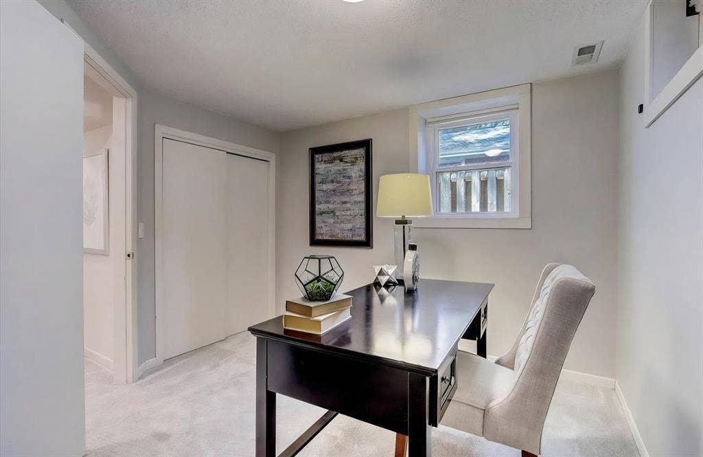 Looking for roommate in Crystal,MN