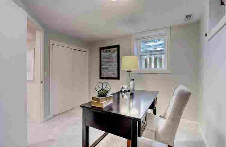 Looking for roommate in Crystal,MN