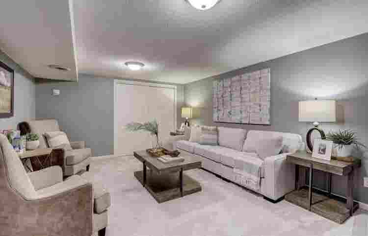 Looking for roommate in Crystal,MN