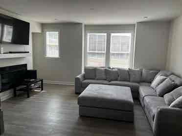 Private room+bath in new Townhouse