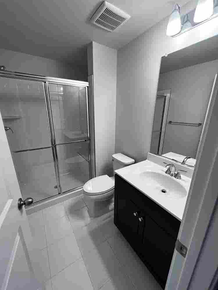 Private room+bath in new Townhouse