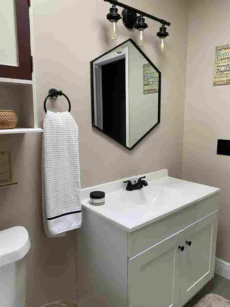 Furnished Room / 
in great location