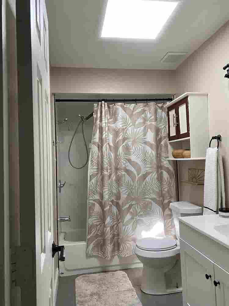 Furnished Room / 
in great location