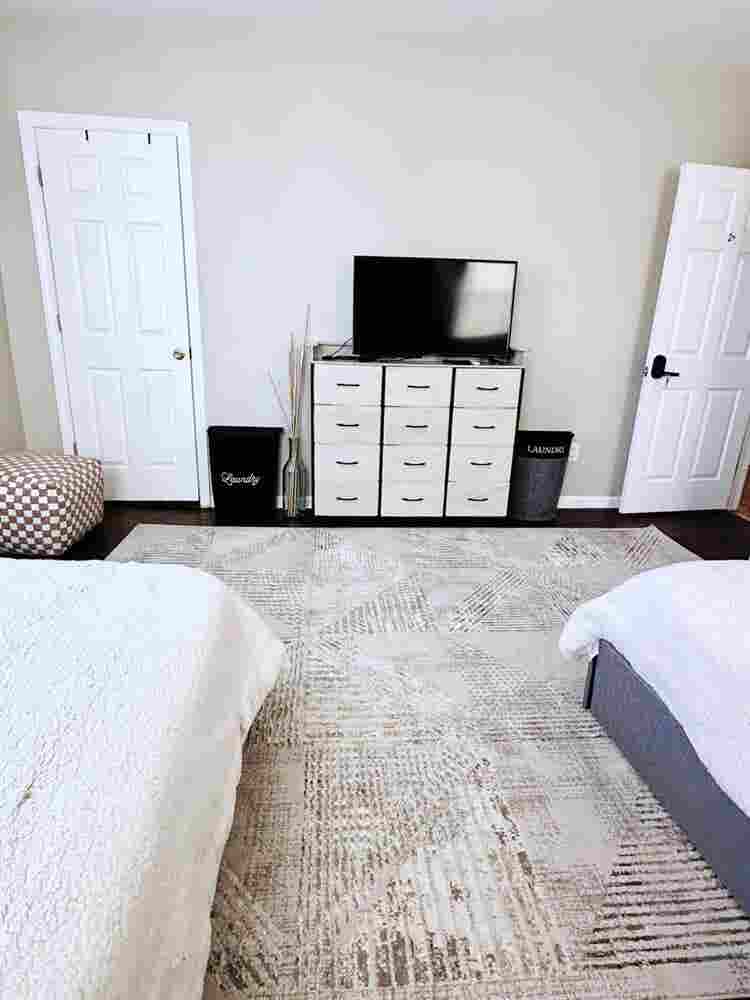 Fully furnished Master Bedroom