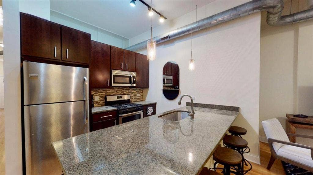 1 BR in Chicago