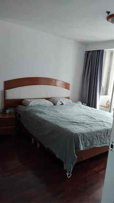 Looking for roommate in Asok