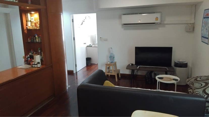 Looking for roommate in Asok