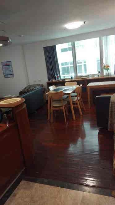 Looking for roommate in Asok