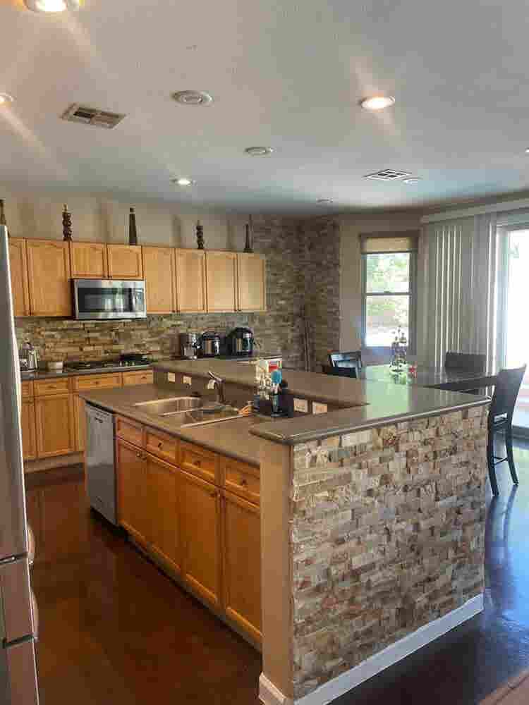 Spacious Private Room For Rent