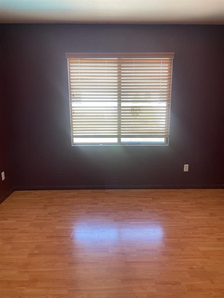 Spacious Private Room For Rent