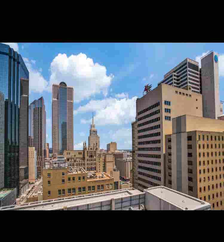 Downtown high rise seeking roommate
