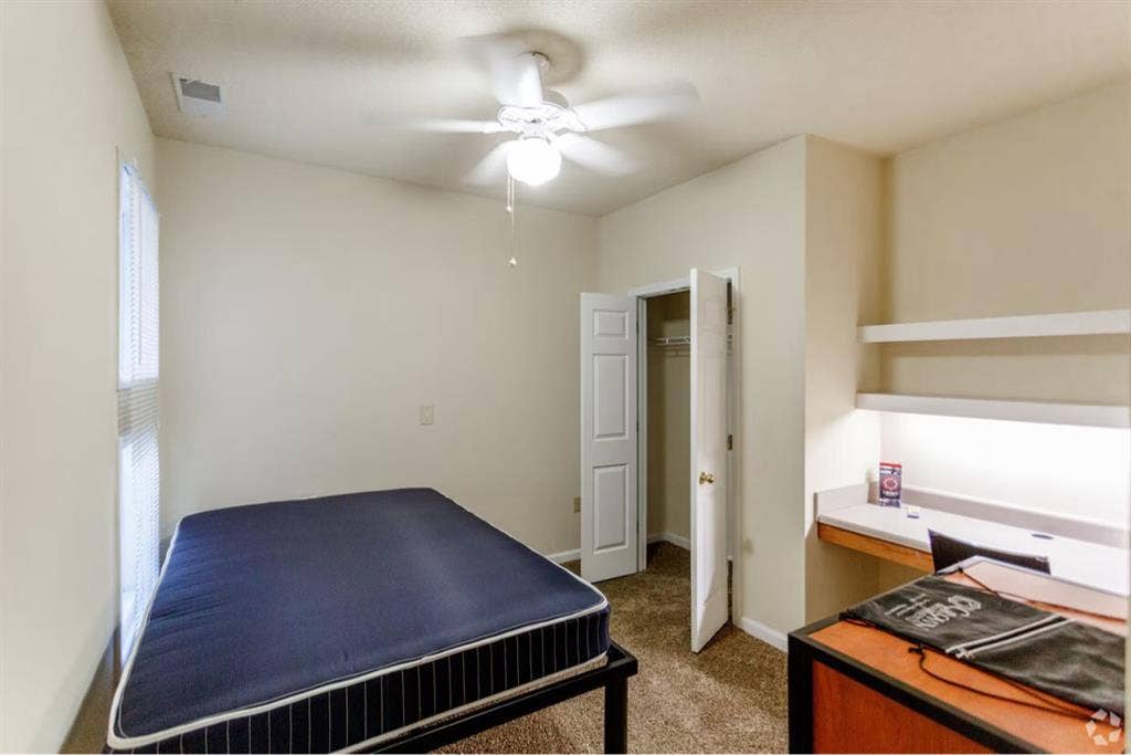 Offering free month rent