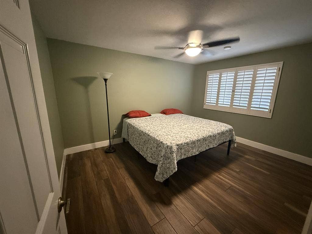 New Listing, Includes Utilities