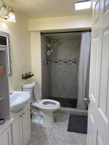 Spacious MILprivate kit, liv &bath