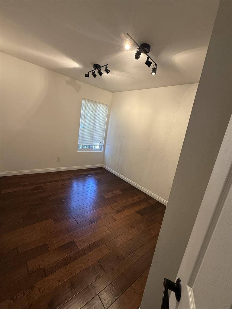 🏡 Room for Rent – Available Now
