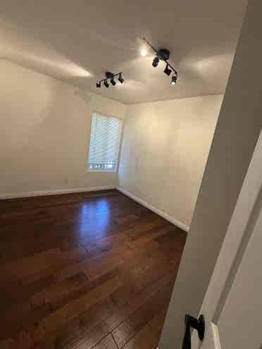 🏡 Room for Rent – Available Now